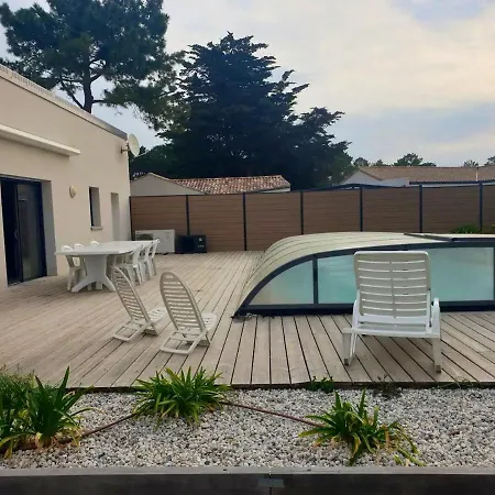 De 3 Chambres Avec Piscine Privee Jardin Clos Et Wifi A Jean De Monts A 3 Km De La Plage Villa *