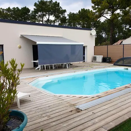 De 3 Chambres Avec Piscine Privee Jardin Clos Et Wifi A Jean De Monts A 3 Km De La Plage Villa