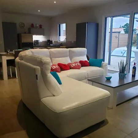 Villa De 3 Chambres Avec Piscine Privee Jardin Clos Et Wifi A Jean De Monts A 3 Km De La Plage